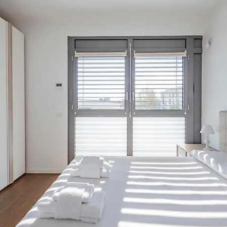 Luxury Near Linate Quintiliano 7 شقة ميلان