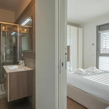 Luxury Near Linate Quintiliano 7 米兰