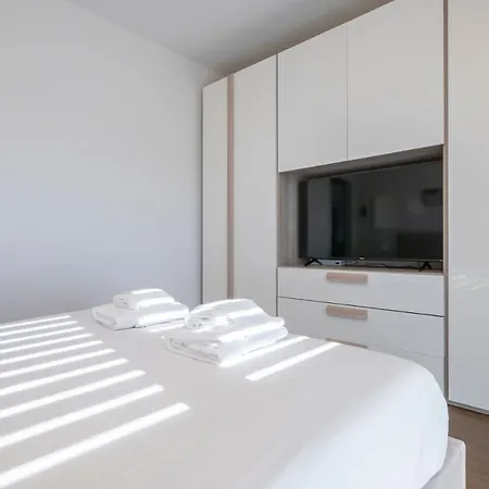 Luxury Near Linate Quintiliano 7 公寓