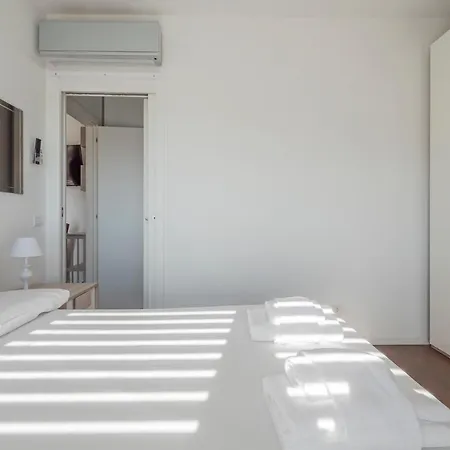 Luxury Near Linate Quintiliano 7 公寓 *