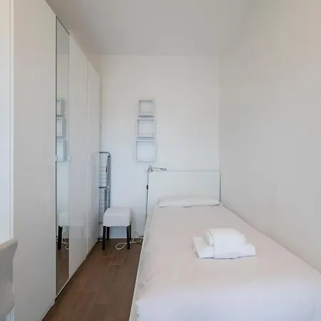 Luxury Near Linate Quintiliano 7 米兰